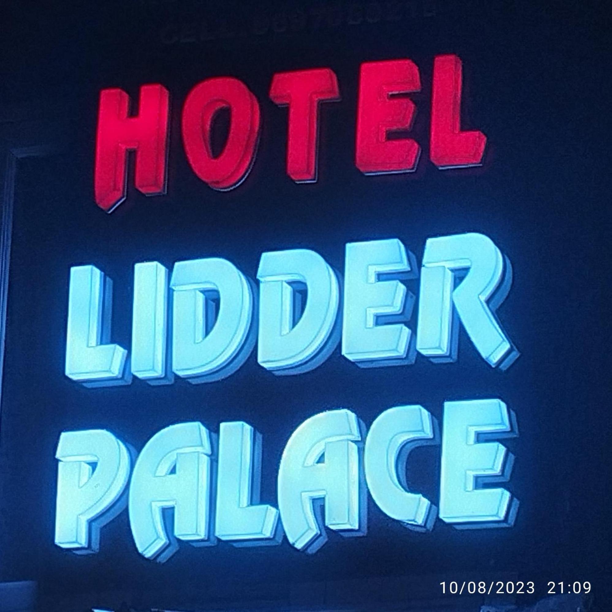 Hotel Lidder Palace Pahalgam Bagian luar foto